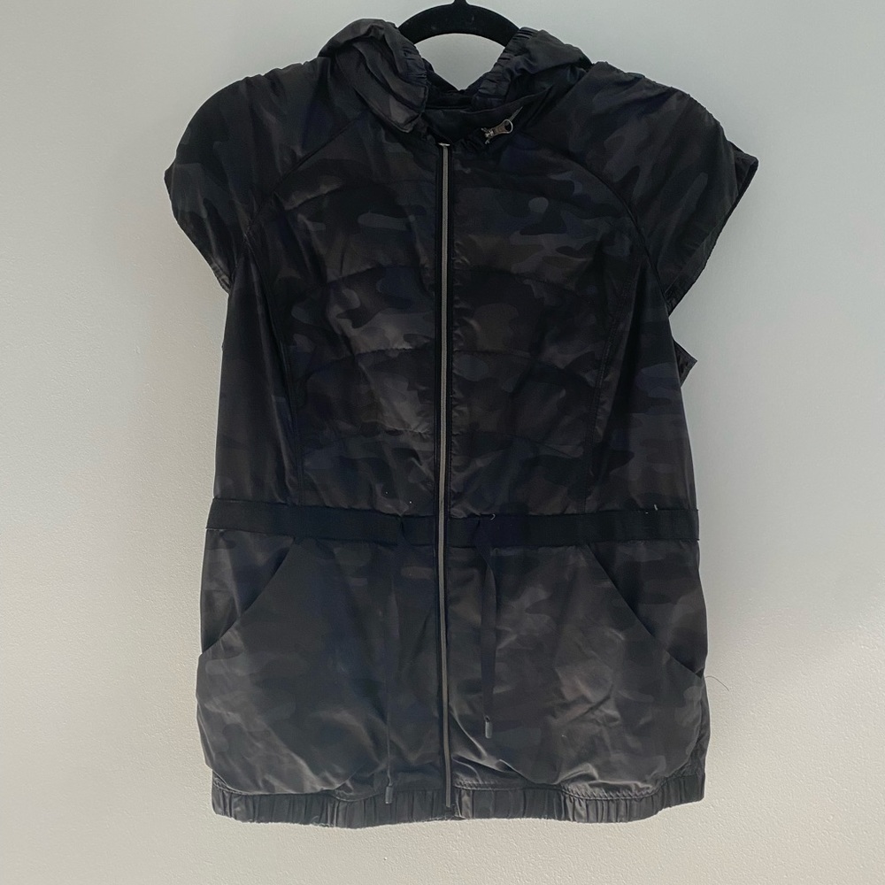 LULULEMON camo vest